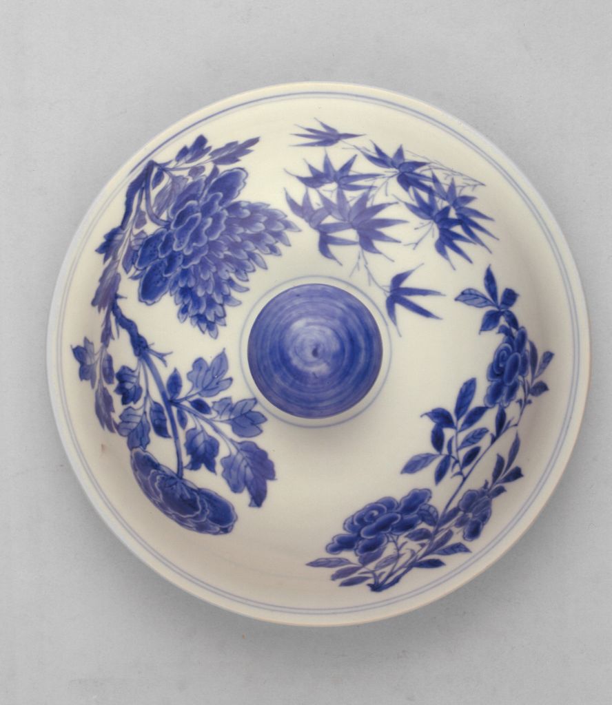 图片[2]-Blue and white flower-and-bird covered pot-China Archive